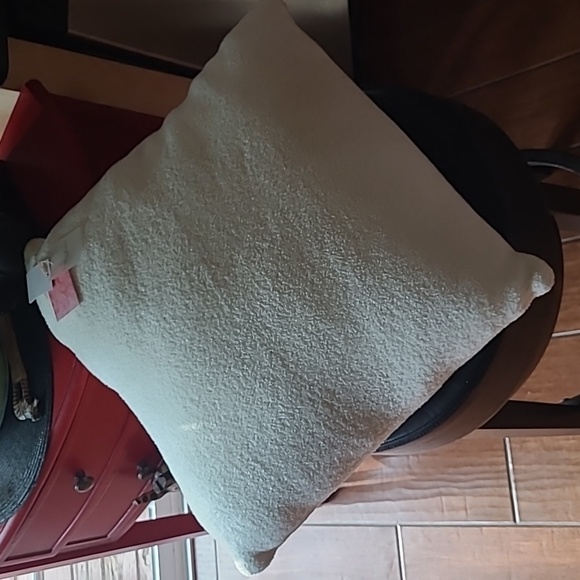 🍒Cherries Throw Pillow - Picture 2 of 6